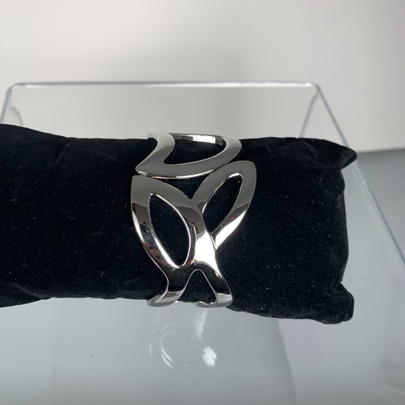 NWOT Silver Tone Cut Out Bangle - Picture 1 of 3
